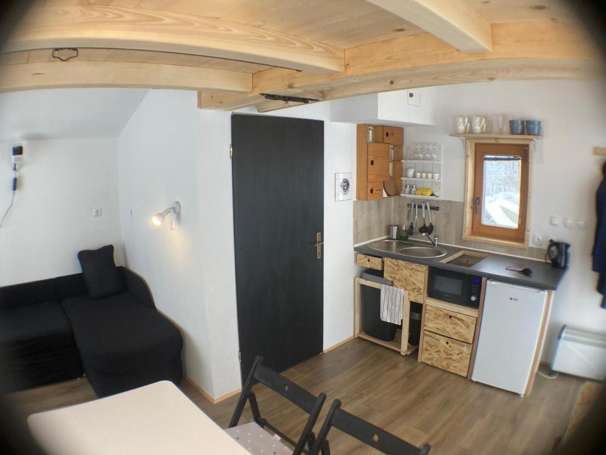 Tiny House Villa Mislinja Exterior photo